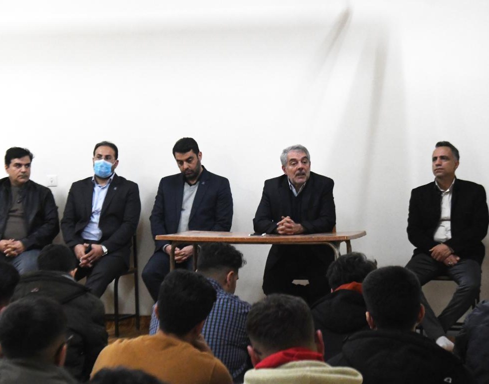 نشست صمیمی مدیران دانشگاه ارومیه با دانشجویان در خوابگاه پسران تا پاسی از نیمه شب