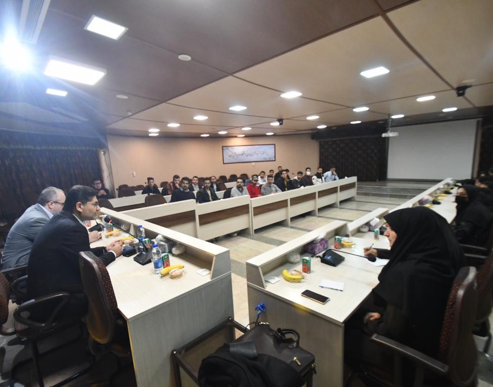 نشست صمیمی مدیرکل سیاست‌گذاری، برنامه‌ریزی و توسعه فناوری وزارت علوم با دبیران انجمن‌های علمی دانشجویی دانشگاه ارومیه