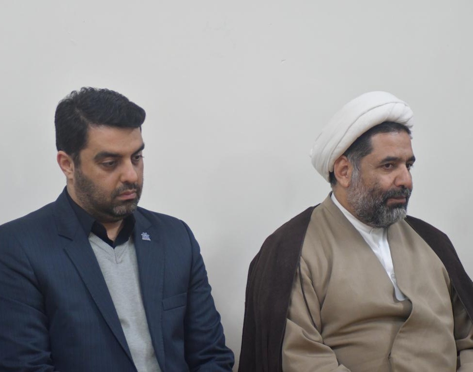 نشست صمیمی مدیران دانشگاه ارومیه با دانشجویان در خوابگاه پسران تا پاسی از نیمه شب