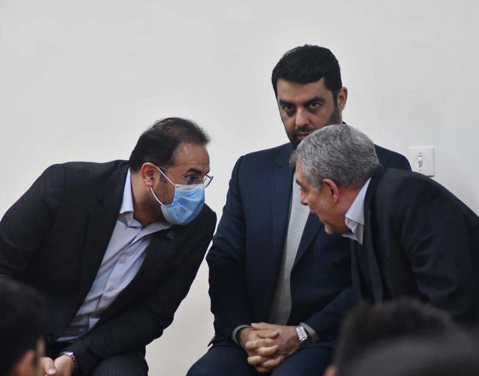 نشست صمیمی مدیران دانشگاه ارومیه با دانشجویان در خوابگاه پسران تا پاسی از نیمه شب