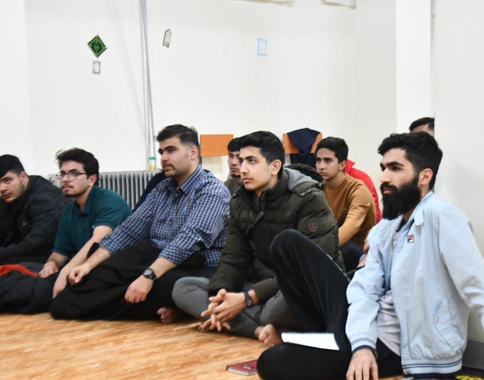 نشست صمیمی مدیران دانشگاه ارومیه با دانشجویان در خوابگاه پسران تا پاسی از نیمه شب