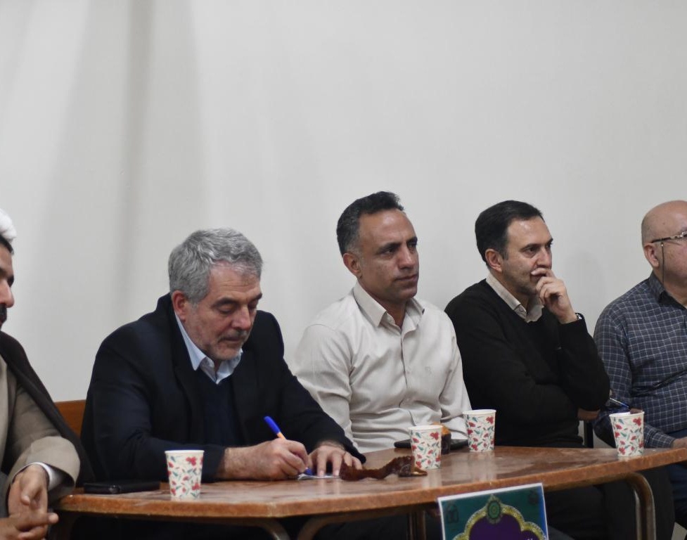 نشست صمیمی مدیران دانشگاه ارومیه با دانشجویان در خوابگاه پسران تا پاسی از نیمه شب