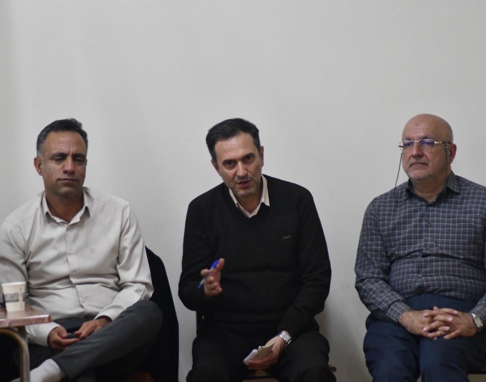 نشست صمیمی مدیران دانشگاه ارومیه با دانشجویان در خوابگاه پسران تا پاسی از نیمه شب