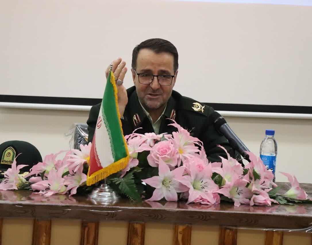 گزارش برگزاری نشست بررسی تحولات اجتماعی با تأکید بر جنگ شناختی-جنگ ترکیبی با حضور فرمانده انتظامی استان آذربایجان غربی سردار دکتر رحیم جهانبخش در تاریخ ۲۷ آذرماه ۱۴۰۲