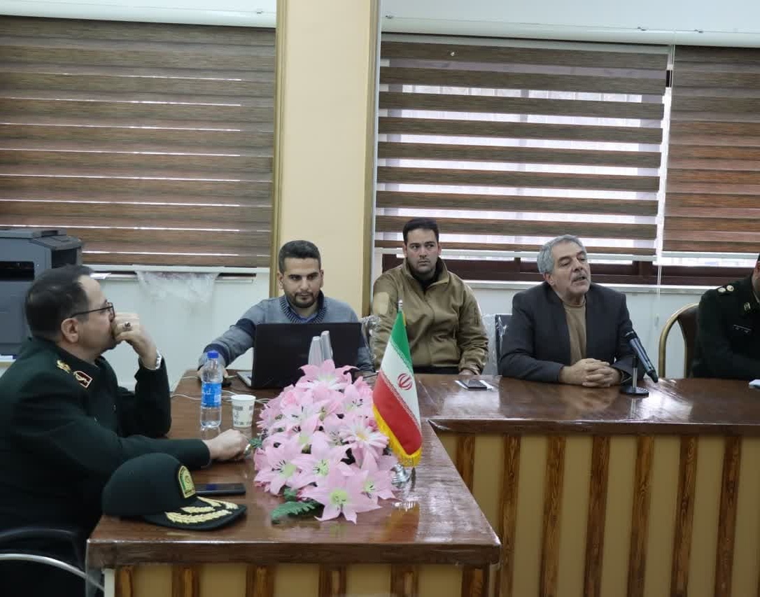 گزارش برگزاری نشست بررسی تحولات اجتماعی با تأکید بر جنگ شناختی-جنگ ترکیبی با حضور فرمانده انتظامی استان آذربایجان غربی سردار دکتر رحیم جهانبخش در تاریخ ۲۷ آذرماه ۱۴۰۲