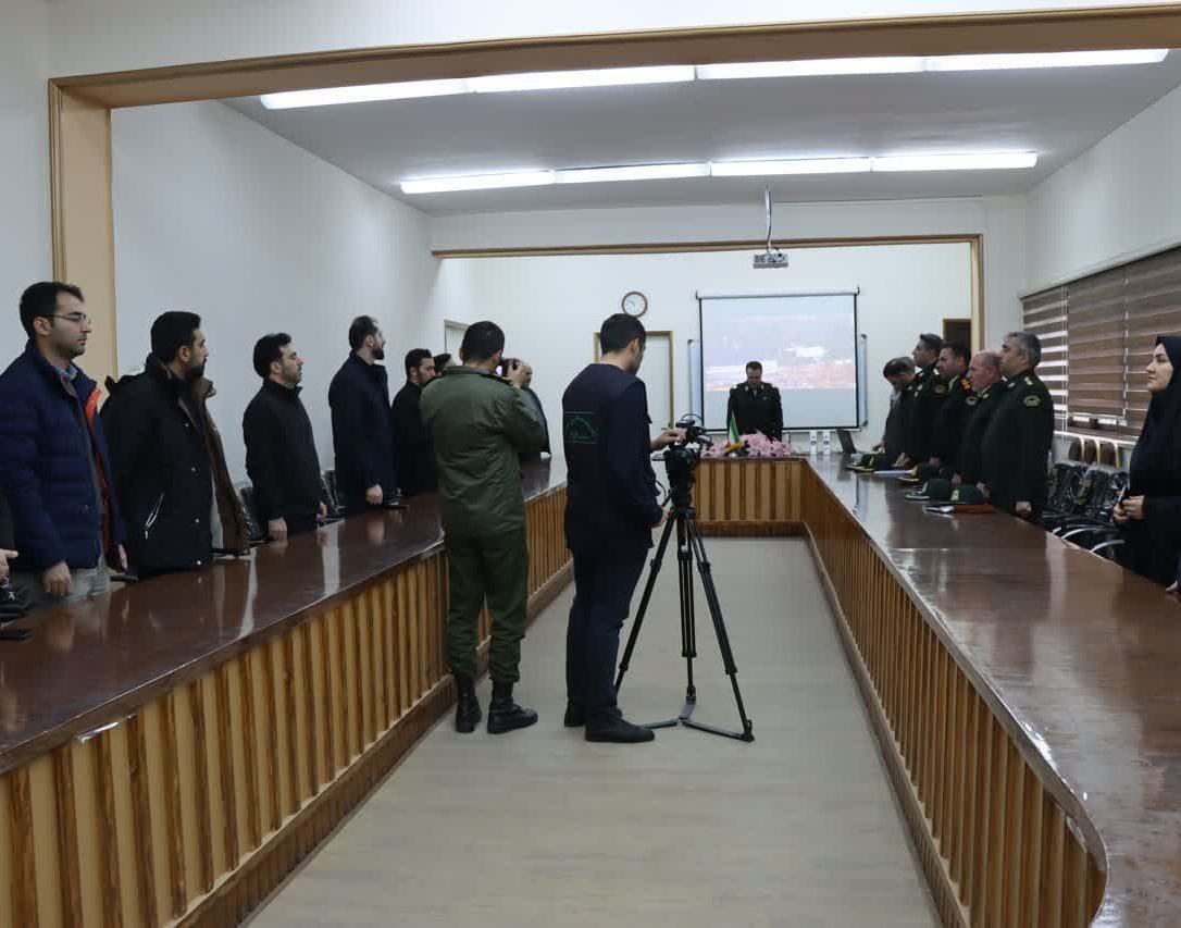 گزارش برگزاری نشست بررسی تحولات اجتماعی با تأکید بر جنگ شناختی-جنگ ترکیبی با حضور فرمانده انتظامی استان آذربایجان غربی سردار دکتر رحیم جهانبخش در تاریخ ۲۷ آذرماه ۱۴۰۲