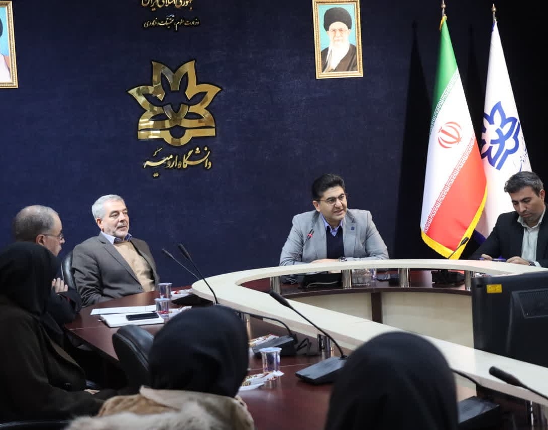 برگزاری جلسه‌ بین دبیران و نمایندگان انجمن‌های علمی‌دانشجویی با هیئت‌رئیسۀ دانشگاه ارومیه
