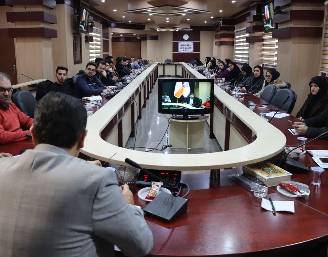 برگزاری جلسه‌ بین دبیران و نمایندگان انجمن‌های علمی‌دانشجویی با هیئت‌رئیسۀ دانشگاه ارومیه