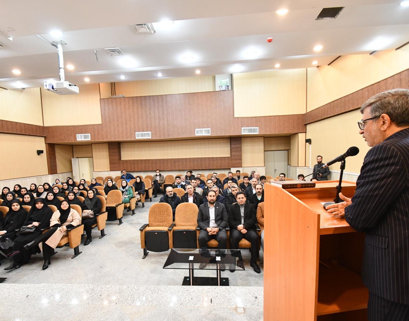 تجلیل از کارکنان حوزه مدیریت امور دانشجویی دانشگاه ارومیه