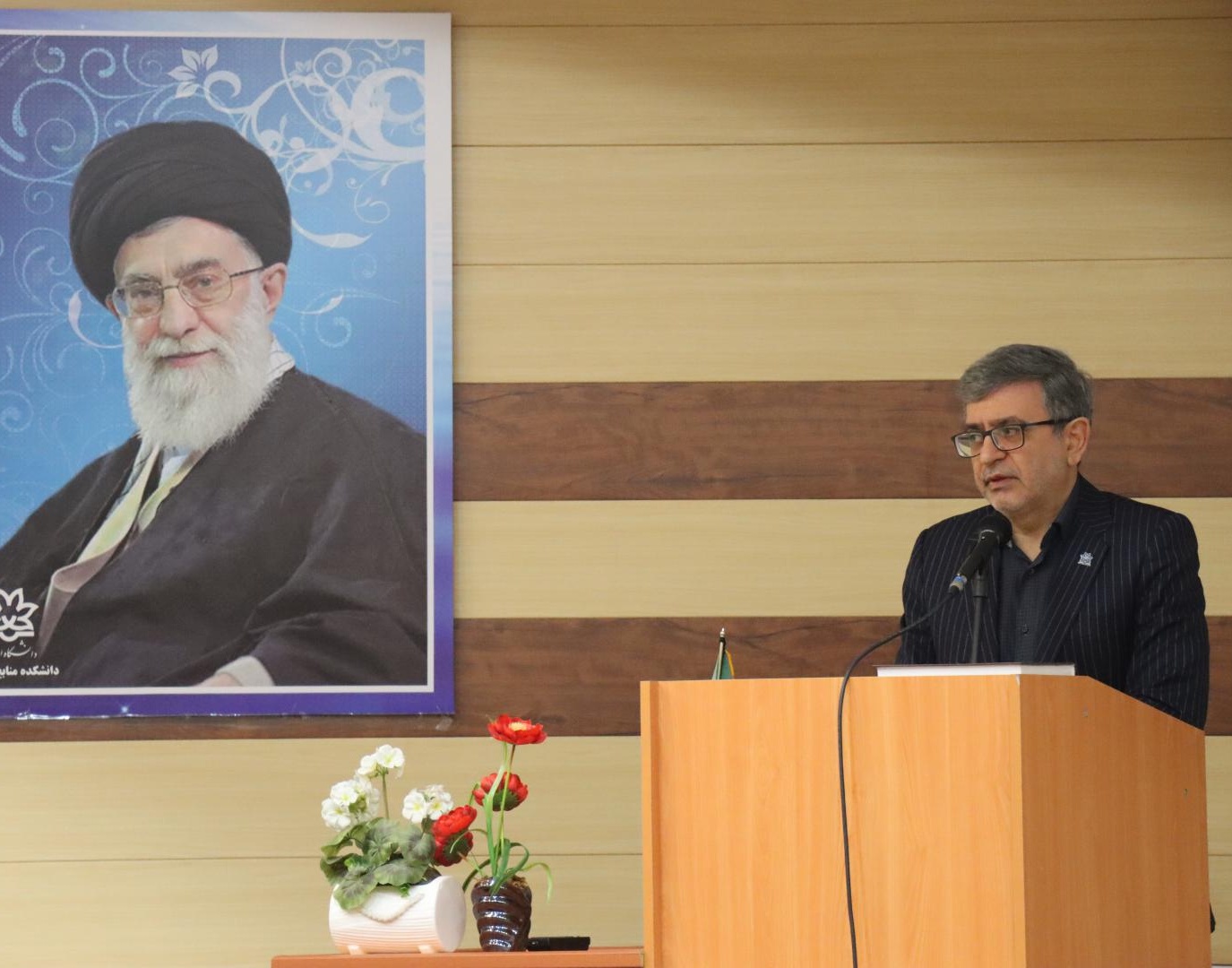 تجلیل از کارکنان حوزه مدیریت امور دانشجویی دانشگاه ارومیه