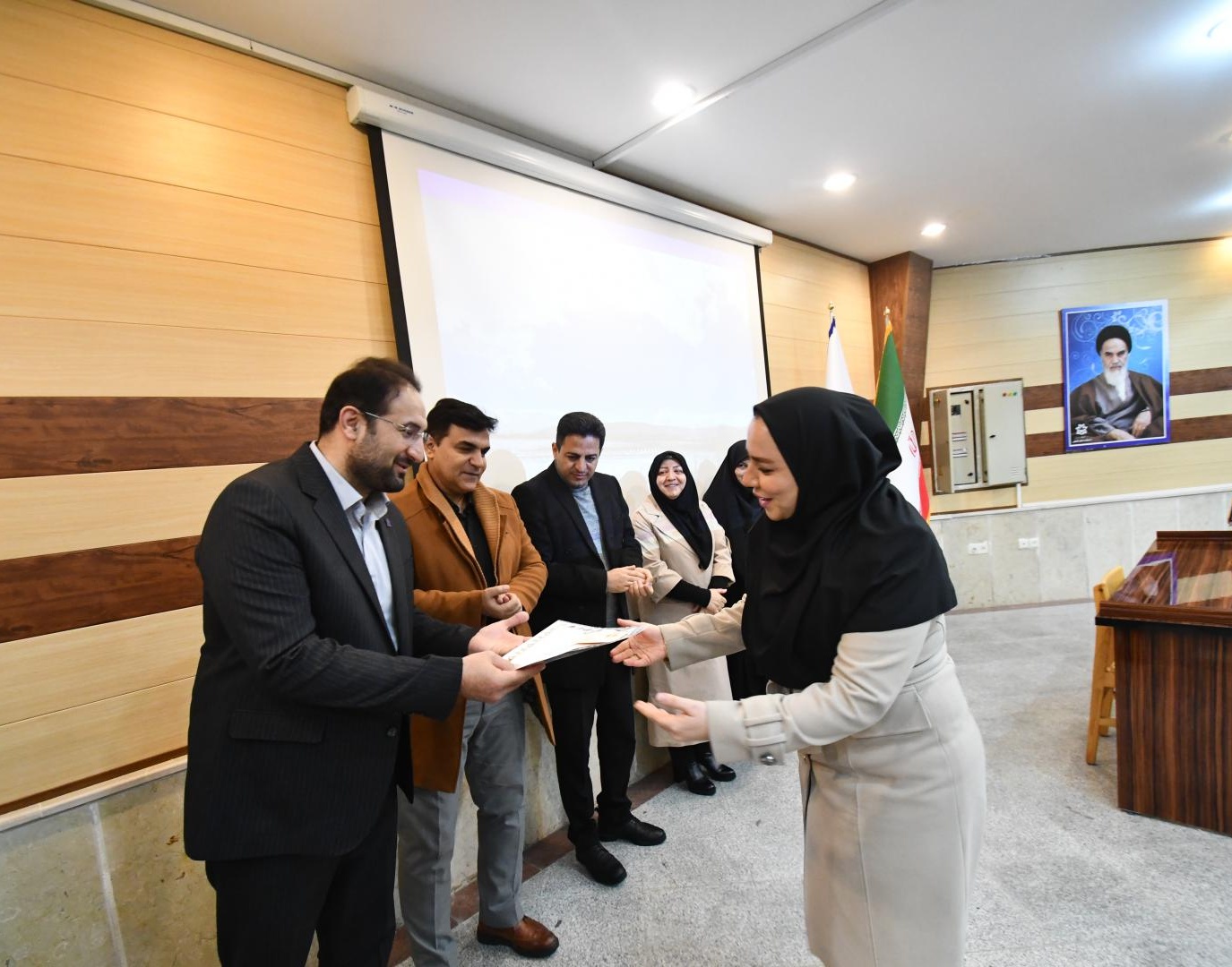تجلیل از کارکنان حوزه مدیریت امور دانشجویی دانشگاه ارومیه