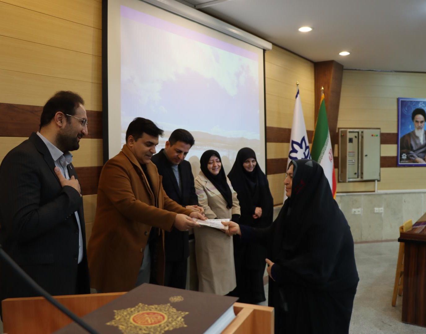 تجلیل از کارکنان حوزه مدیریت امور دانشجویی دانشگاه ارومیه