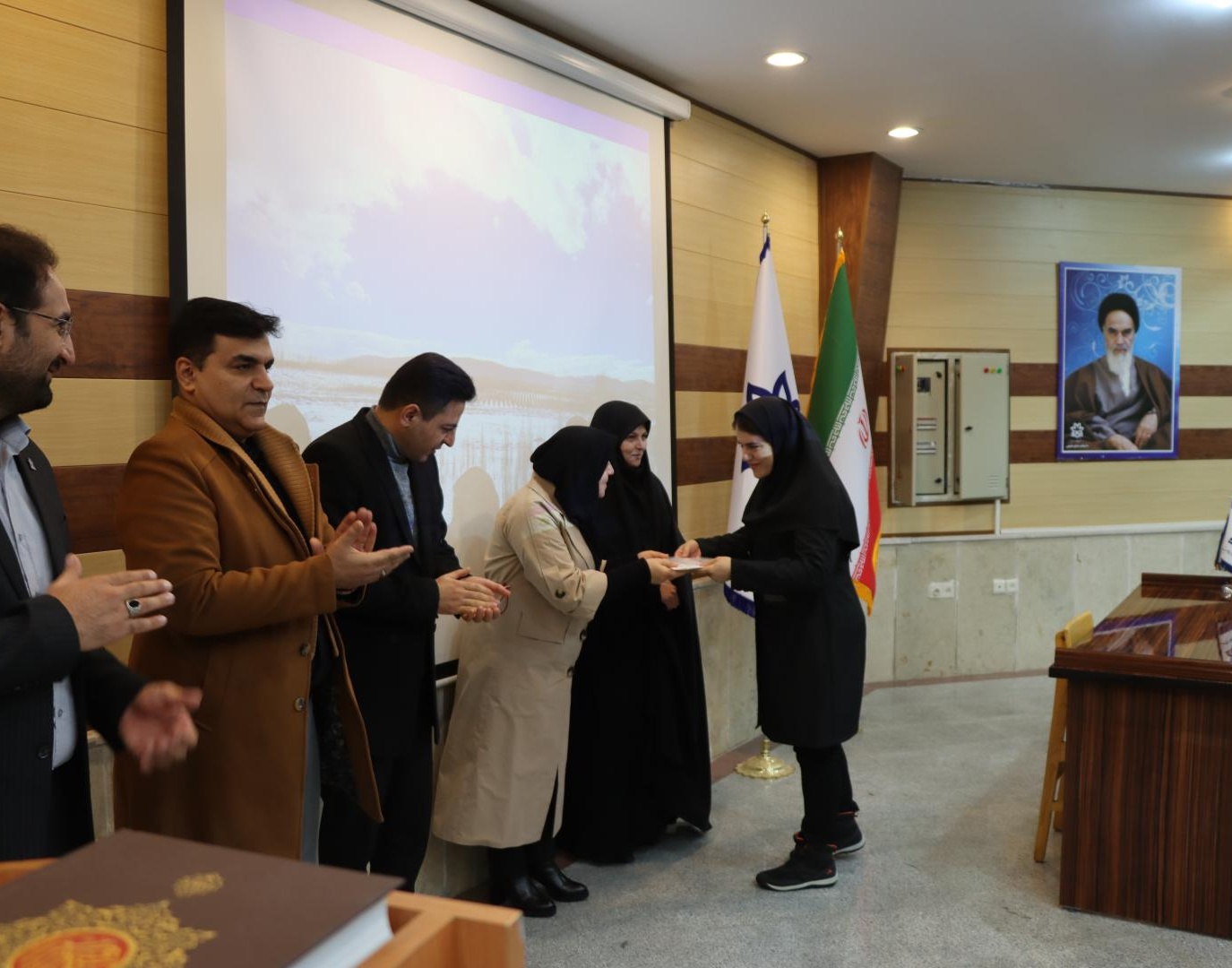 تجلیل از کارکنان حوزه مدیریت امور دانشجویی دانشگاه ارومیه