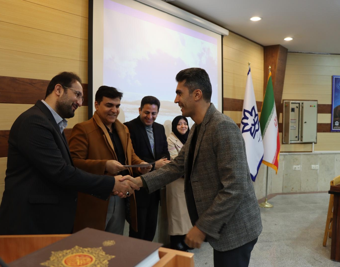 تجلیل از کارکنان حوزه مدیریت امور دانشجویی دانشگاه ارومیه