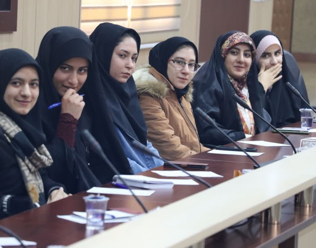 گزارش تصویری نشست پرسش و پاسخ دانشجویان با دکتر بیرامی (مدیر کل ورزش و جوانان استان آذربایجان غربی)