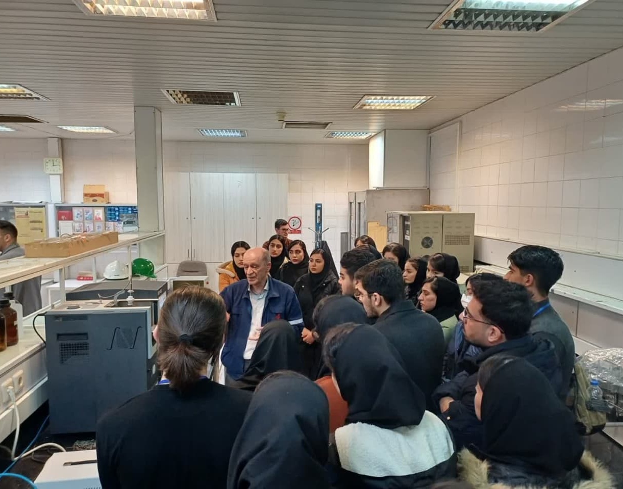 بازدید علمی - آموزشی یک روزه ای انجمن علمی دانشجویی شیمی از پتروشیمی تبریز 
