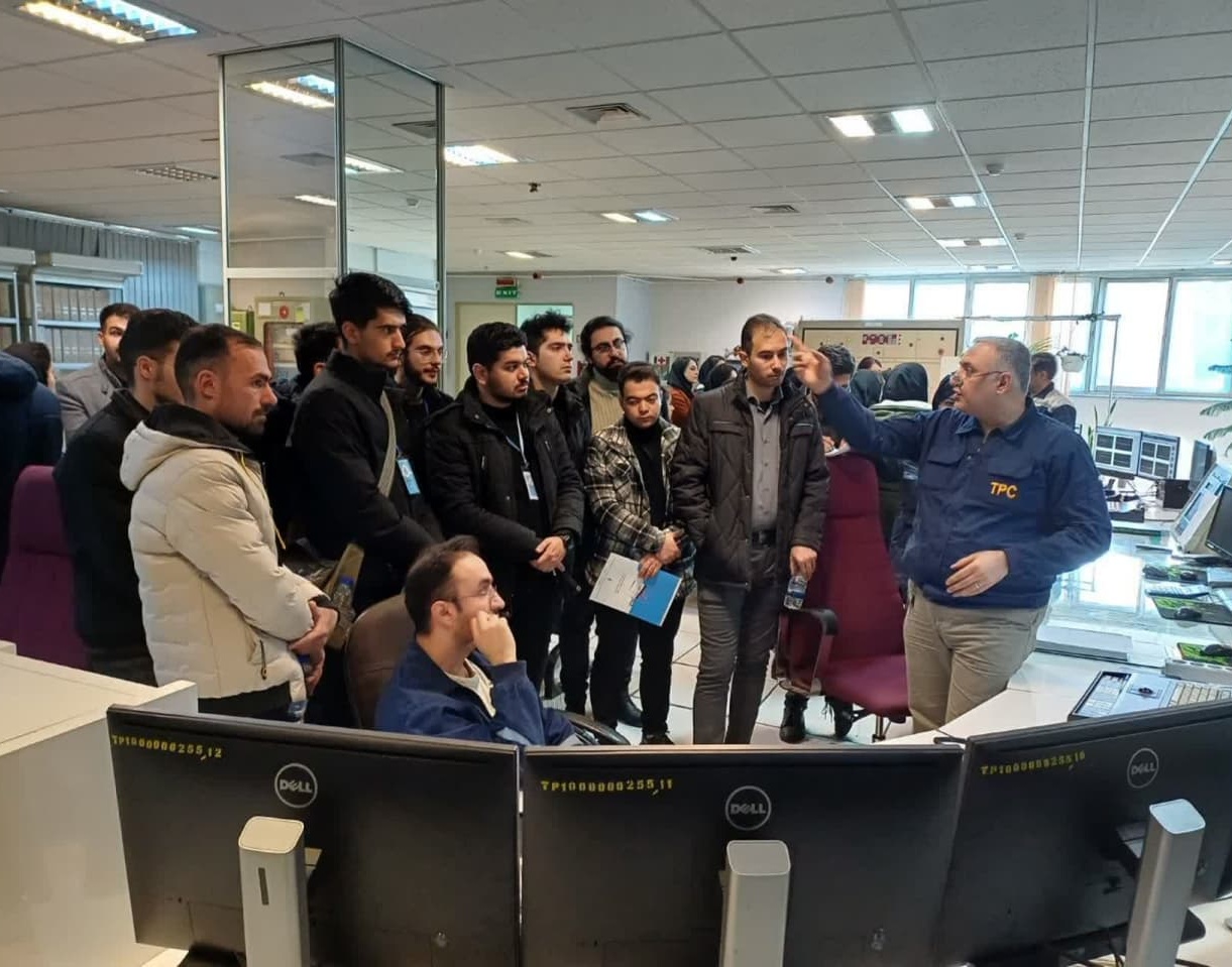 بازدید علمی - آموزشی یک روزه ای انجمن علمی دانشجویی شیمی از پتروشیمی تبریز 