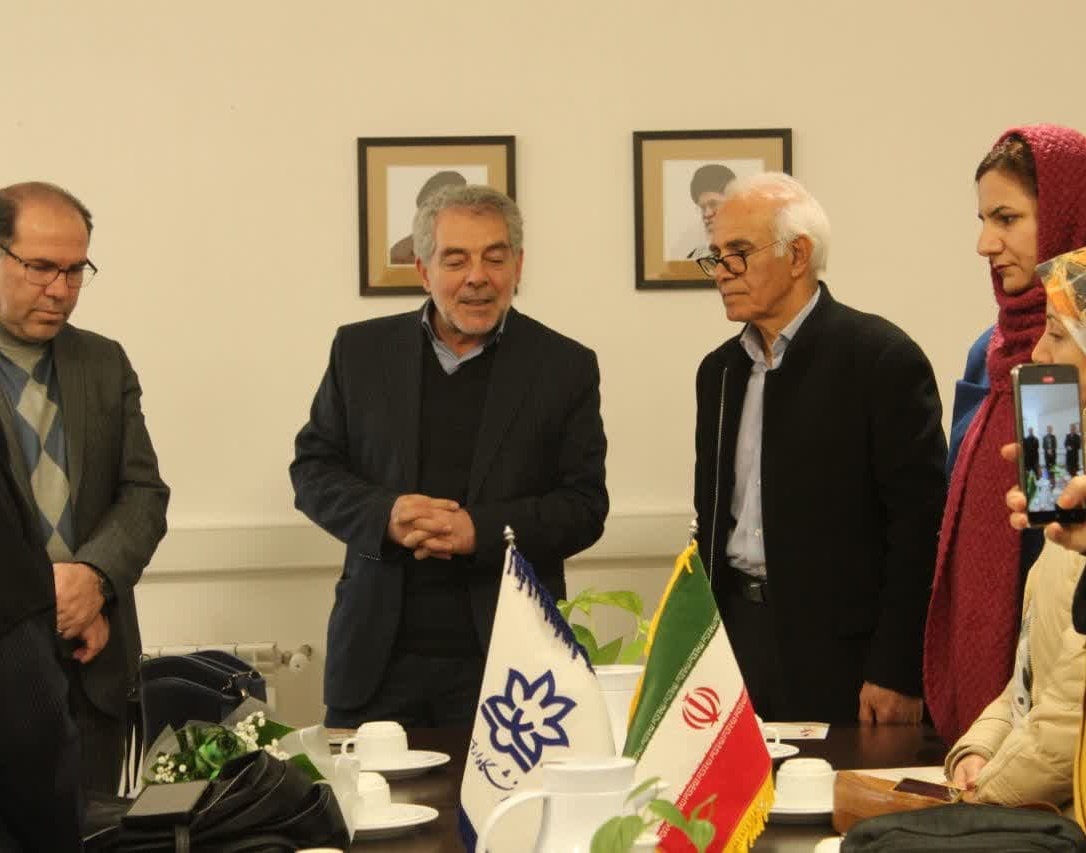 گزارش تصویری از اختتامیه "نمایشگاه آثار خوشنویسی و نقاشی خط "نون و القلم"