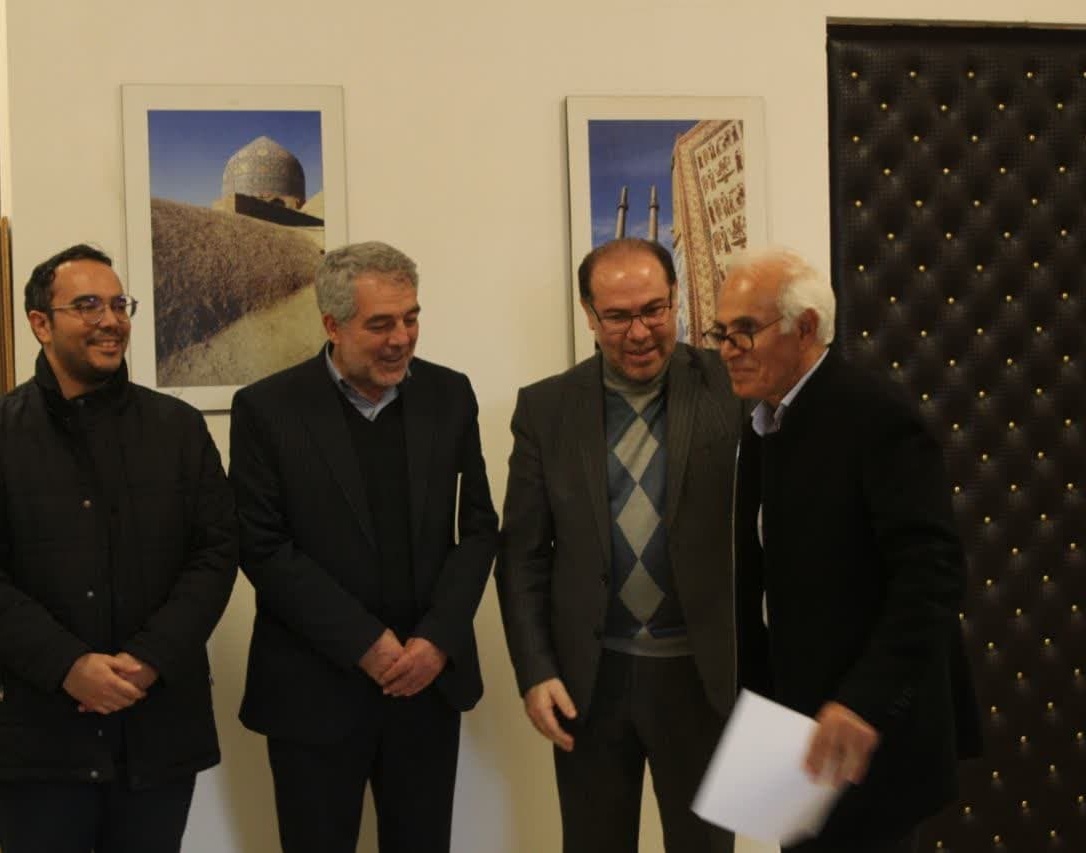 گزارش تصویری از اختتامیه "نمایشگاه آثار خوشنویسی و نقاشی خط "نون و القلم"