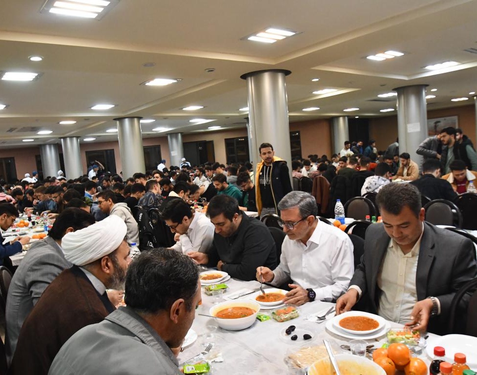 ضیافت بزرگ افطاری ویژه دانشجویان دانشگاه ارومیه برگزار شد