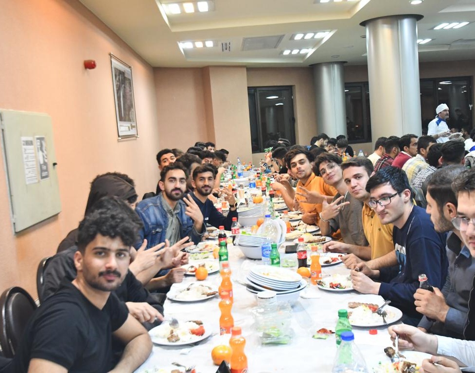 ضیافت بزرگ افطاری ویژه دانشجویان دانشگاه ارومیه برگزار شد