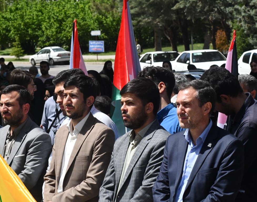 تجمع دانشگاهیان دانشگاه ارومیه در حمایت از دانشگاهیان معترض آمریکا و اروپا نسبت به نسل کشی و جنایات رژیم صهیونیستی (+فیلم)