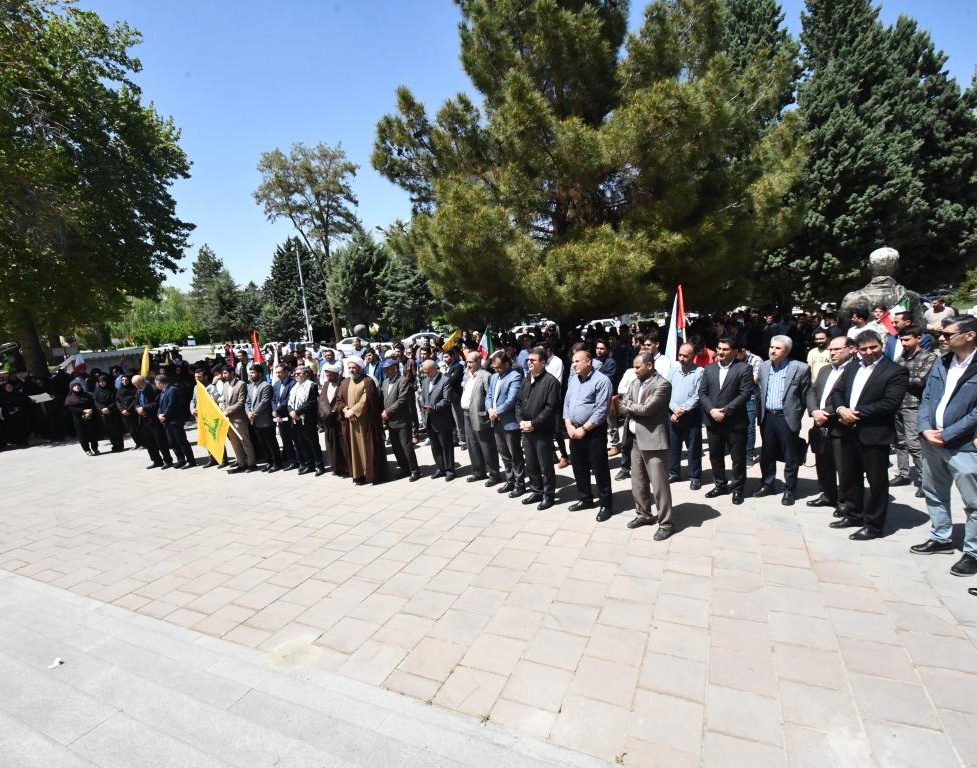 تجمع دانشگاهیان دانشگاه ارومیه در حمایت از دانشگاهیان معترض آمریکا و اروپا نسبت به نسل کشی و جنایات رژیم صهیونیستی (+فیلم)