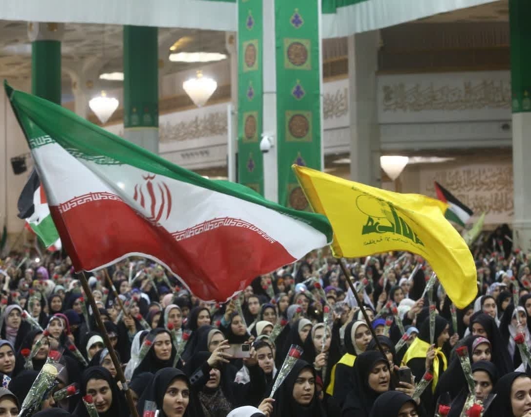 اجتماع بزرگ دختران دانشجو در حرم مطهر حضرت معصومه سلام الله علیها برگزار شد