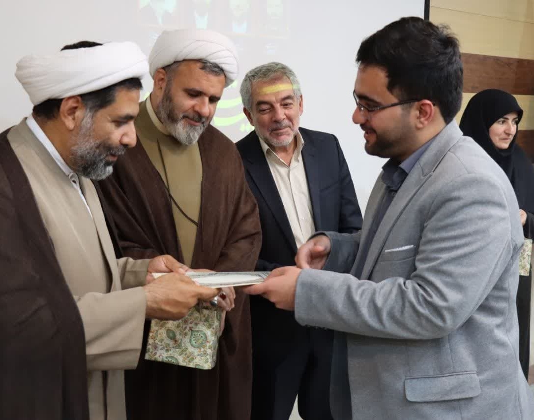 هفتمین روز درگذشت شهید جمهور و شهدای خدمت هم‌زمان با اختتامیه سی و هشتمین جشنواره سراسری قرآن و عترت در دانشگاه ارومیه برگزار شد.