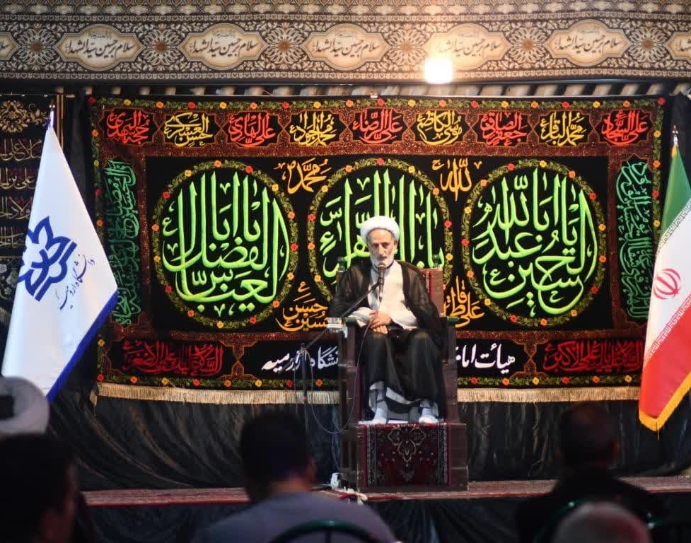 برافراشته شدن بیرق عزای اباعبدالله الحسین (ع) در دانشگاه ارومیه