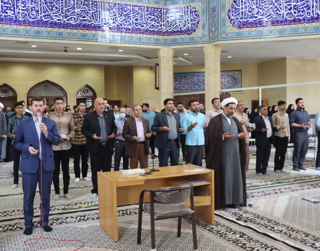 مراسم غبارروبی مزار شهدا دانشگاه همزمان با اعلام انزجار از جنایات رژیم صهیونیستی برگزار شد.