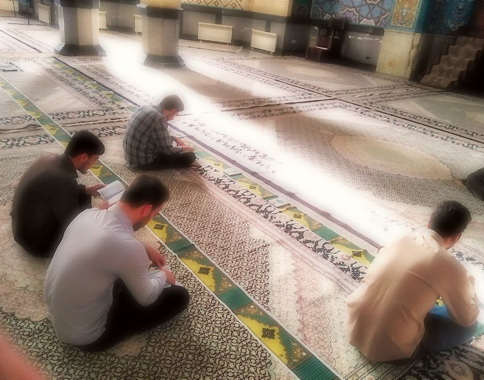مراسم دعای ندبه در مسجد دانشگاه ارومیه