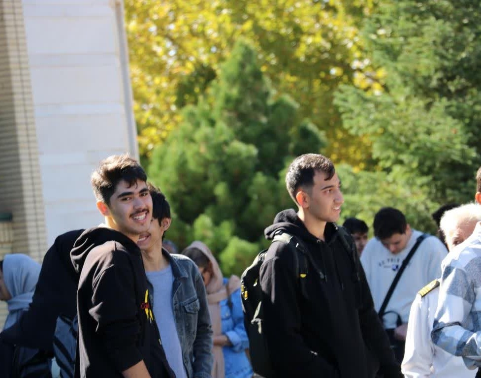 آغاز سال تحصیلی و ثبت نام حضوری دانشجویان کارشناسی ورودی جدید در دانشگاه ارومیه / گزارش تصویری ستاد استقبال از دانشجویان