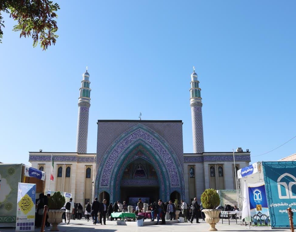 آغاز سال تحصیلی و ثبت نام حضوری دانشجویان کارشناسی ورودی جدید در دانشگاه ارومیه / گزارش تصویری ستاد استقبال از دانشجویان