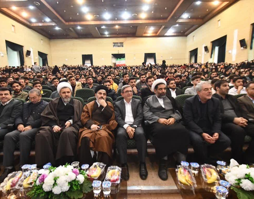 با استقبال پرشور دانشجویان دانشگاه ارومیه، مراسم گرامیداشت روز دانشجو برگزار شد.