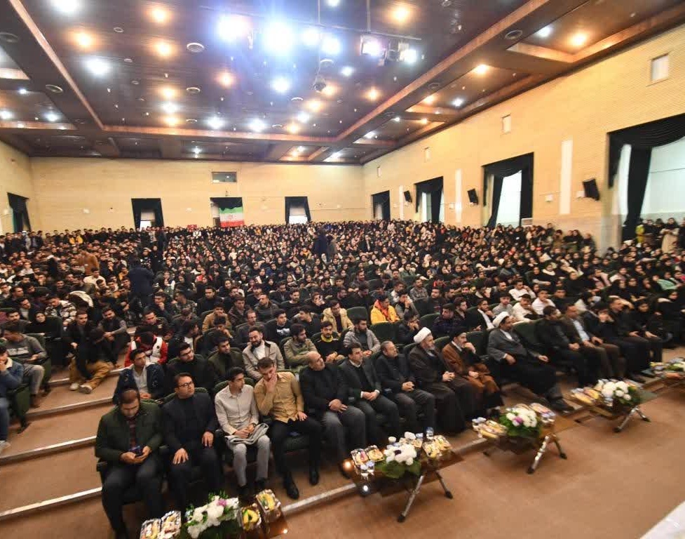 با استقبال پرشور دانشجویان دانشگاه ارومیه، مراسم گرامیداشت روز دانشجو برگزار شد.