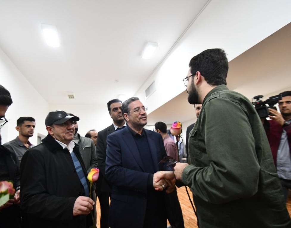 حضور سرزده استاندار آذربایجان غربی در خوابگاه های دانشجویی دختران و پسران دانشگاه ارومیه (+فیلم)