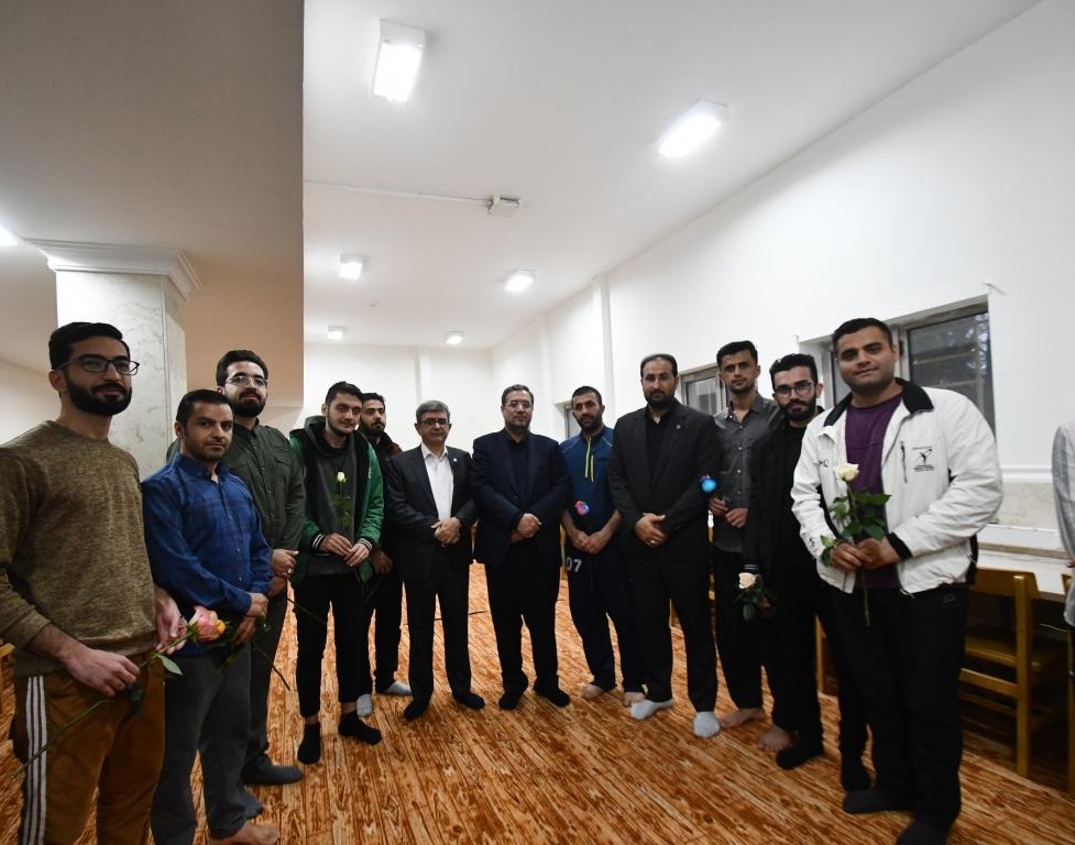 حضور سرزده استاندار آذربایجان غربی در خوابگاه های دانشجویی دختران و پسران دانشگاه ارومیه (+فیلم)