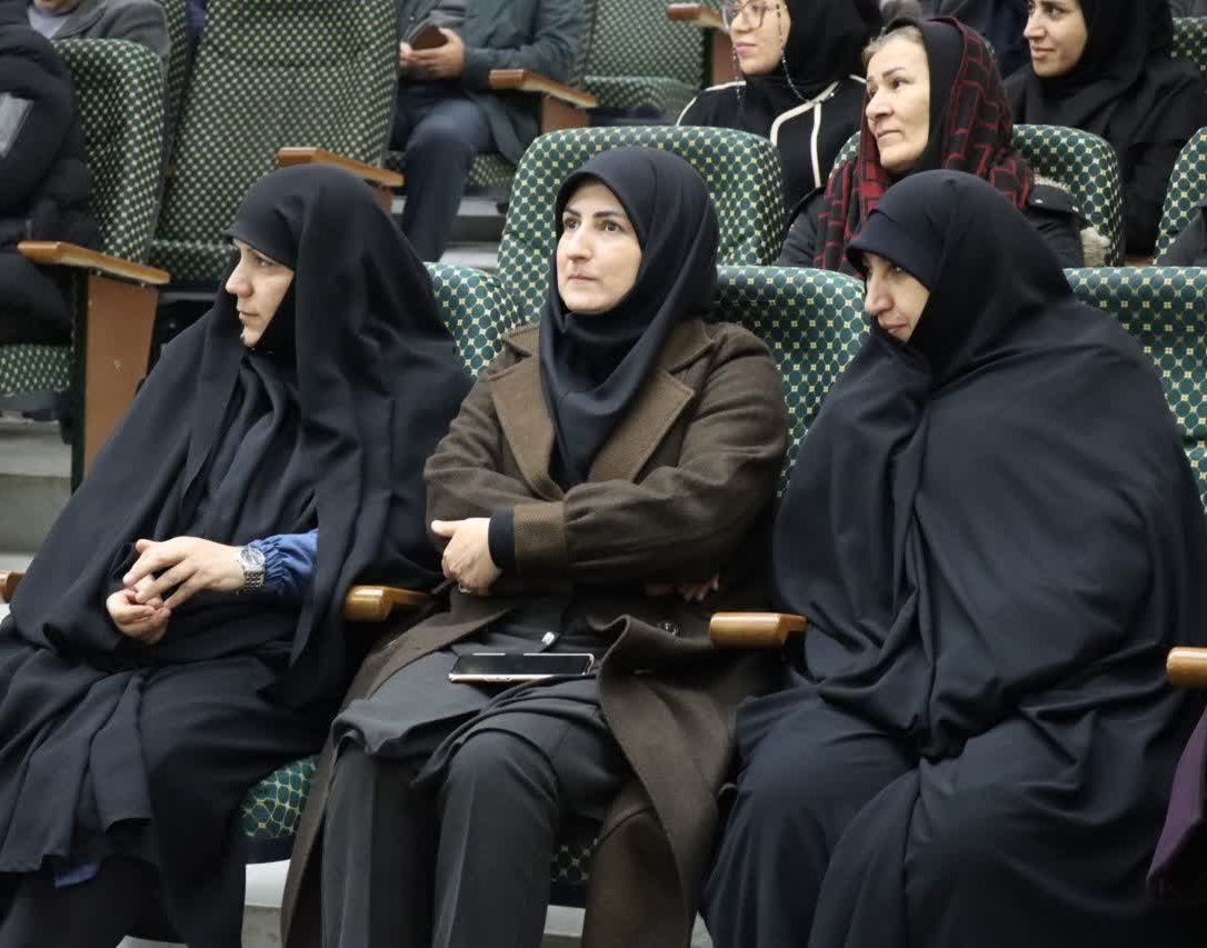 نشست هم‌اندیشی اساتید و کارکنان دانشگاه ارومیه با موضوع حماسه نهم دی برگزار شد