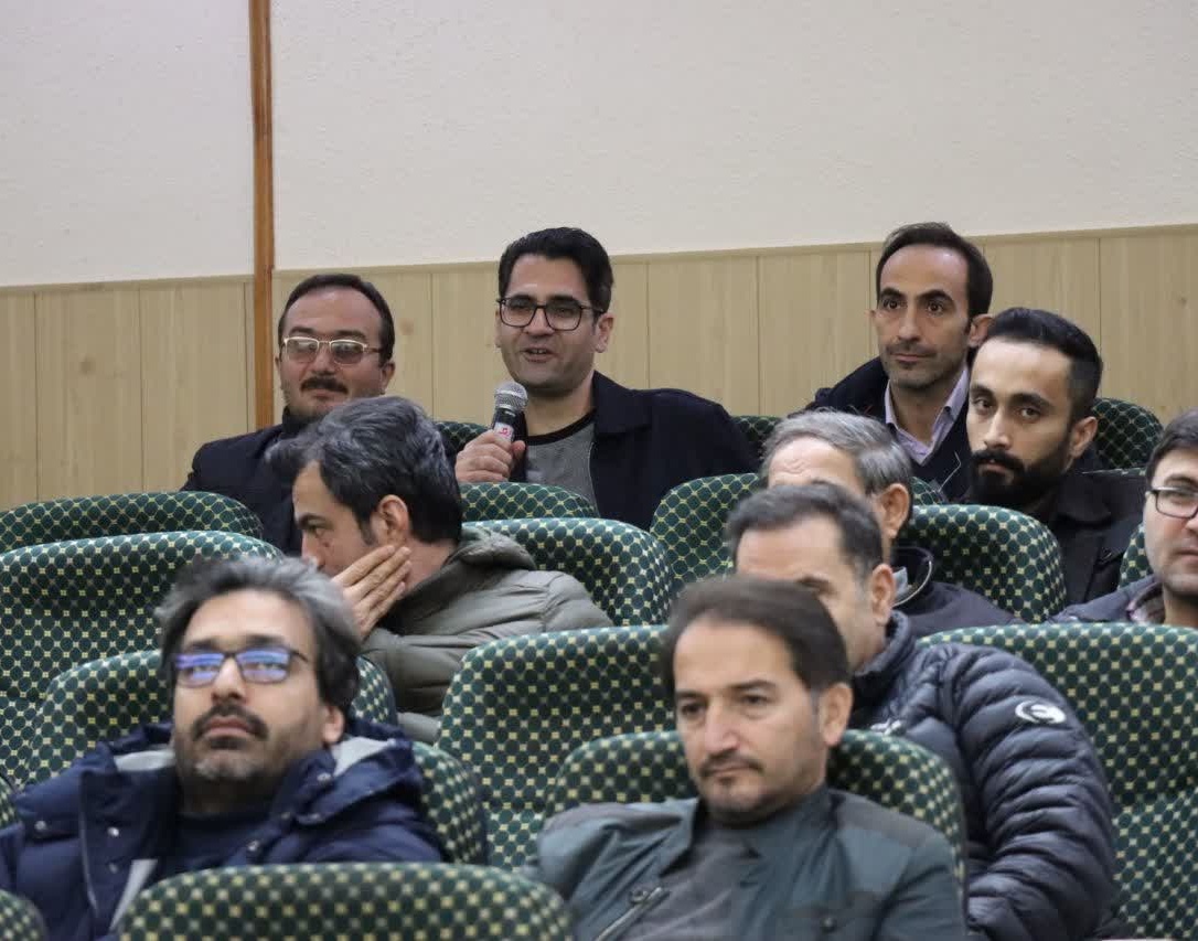 نشست هم‌اندیشی اساتید و کارکنان دانشگاه ارومیه با موضوع حماسه نهم دی برگزار شد