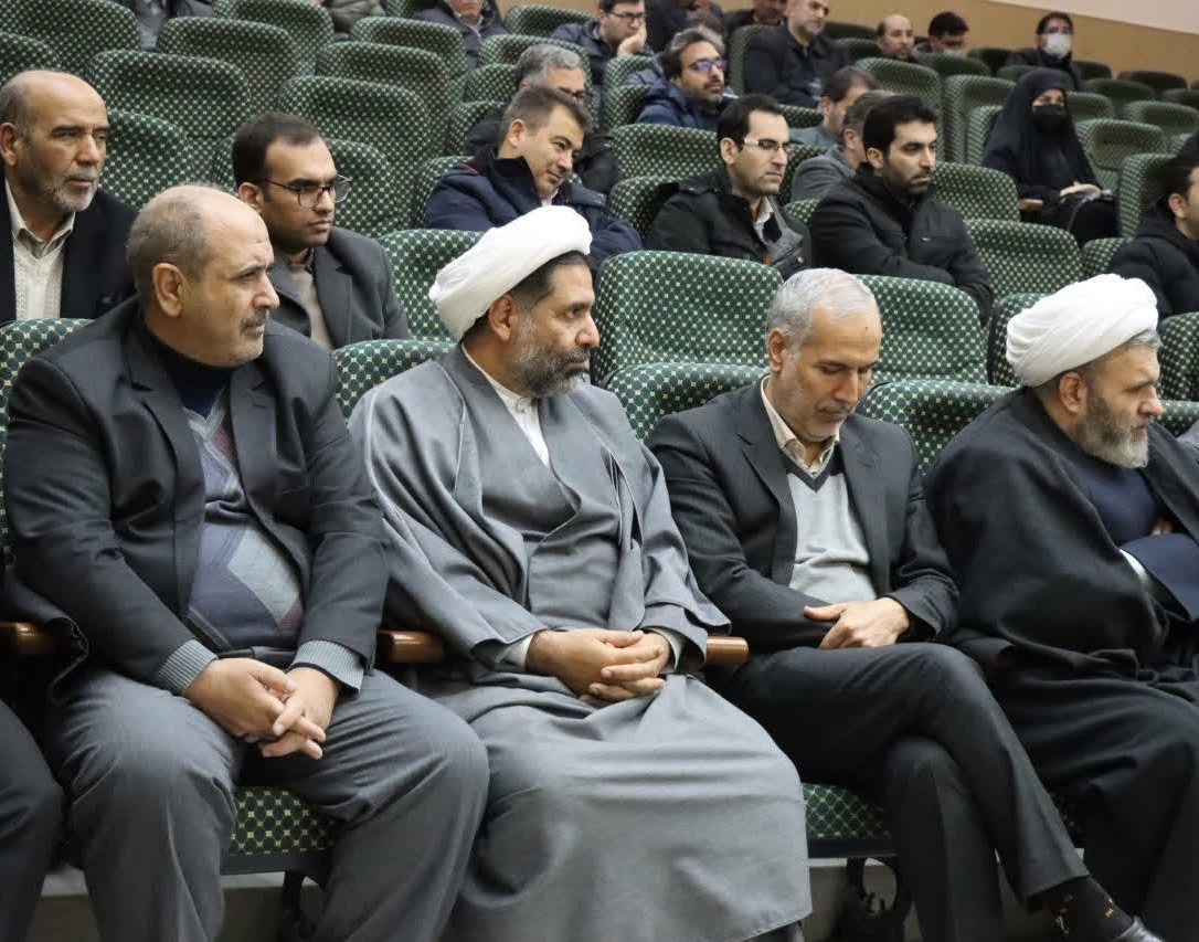 نشست هم‌اندیشی اساتید و کارکنان دانشگاه ارومیه با موضوع حماسه نهم دی برگزار شد
