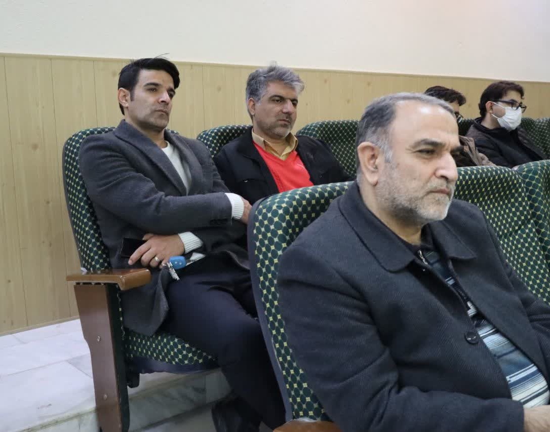 نشست هم‌اندیشی اساتید و کارکنان دانشگاه ارومیه با موضوع حماسه نهم دی برگزار شد