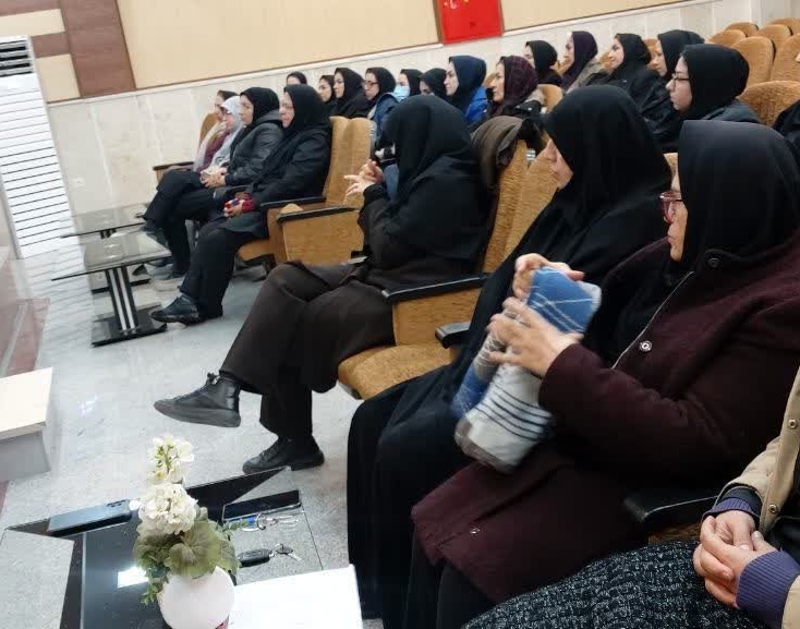 نشست حماسه آفرینی زنان در جامعه با تأکید بر الگوی سوم زن برگزار شد