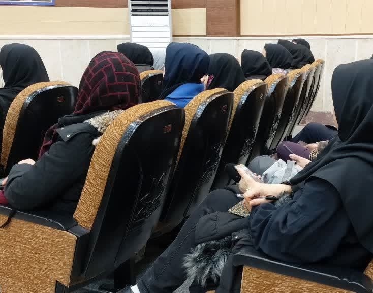 نشست حماسه آفرینی زنان در جامعه با تأکید بر الگوی سوم زن برگزار شد