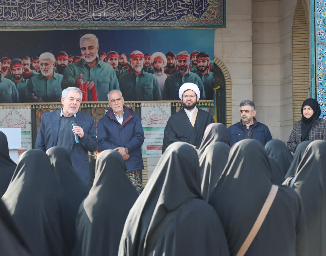 دانشجویان دختر دانشگاه ارومیه جهت اعزام به اردوی راهیان نور مناطق عملیاتی جنوب کشور،‌ بدرقه شدند.