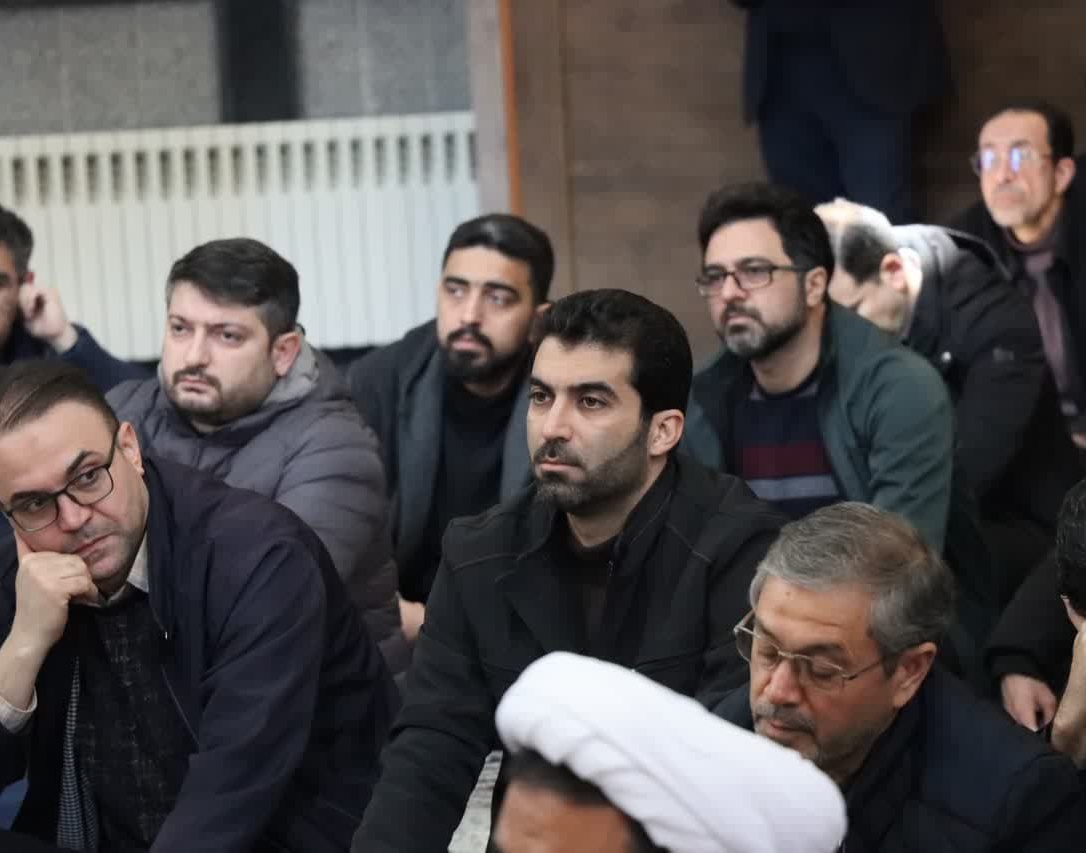 مراسم گرامیداشت شهیدان سید حسن نصرالله و صفی الدین رهبران حزب الله لبنان روز یکشنبه ۵ اسفندماه همزمان با تشییع شهدا در لبنان با حضور دانشگاهیان در مسجد دانشگاه ارومیه برگزارشد.
