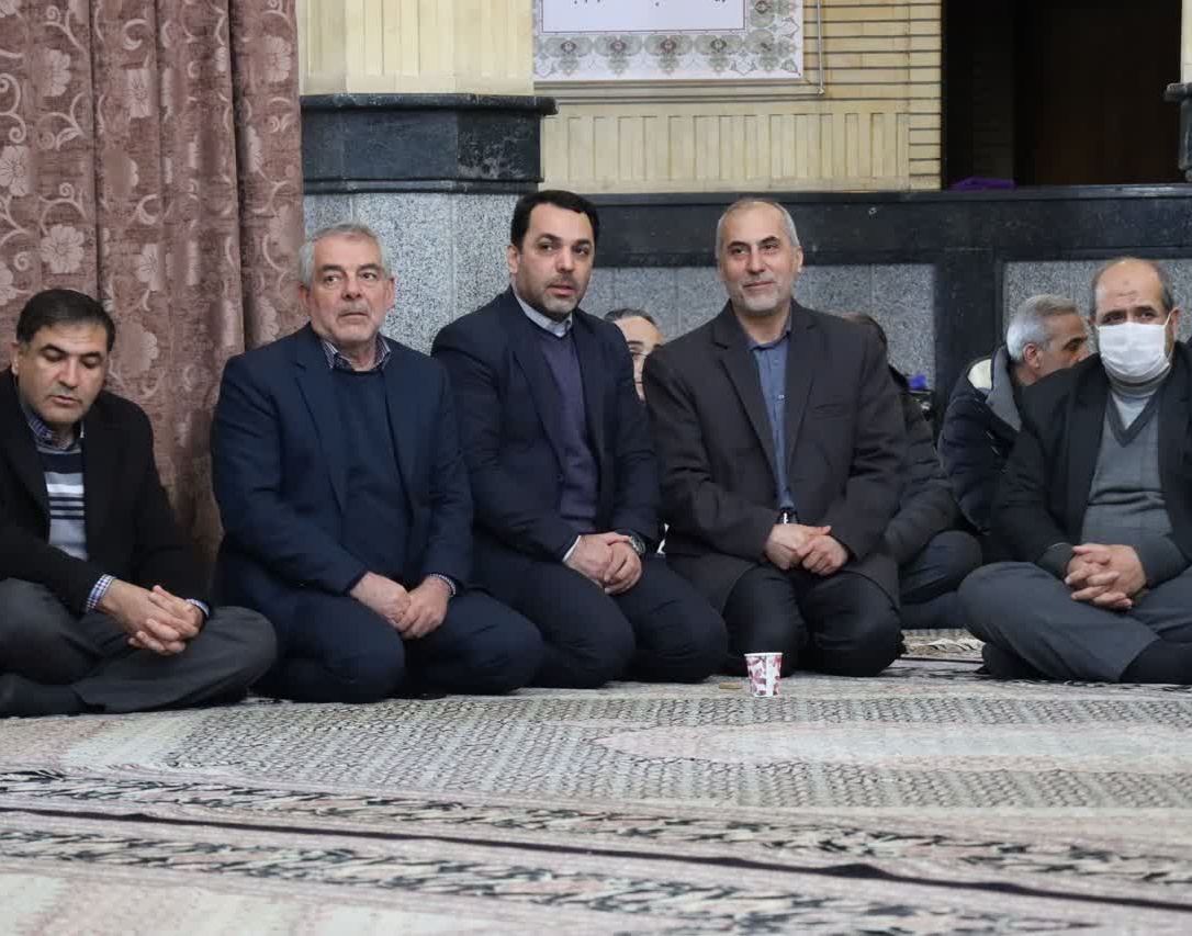 مراسم گرامیداشت شهیدان سید حسن نصرالله و صفی الدین رهبران حزب الله لبنان روز یکشنبه ۵ اسفندماه همزمان با تشییع شهدا در لبنان با حضور دانشگاهیان در مسجد دانشگاه ارومیه برگزارشد.