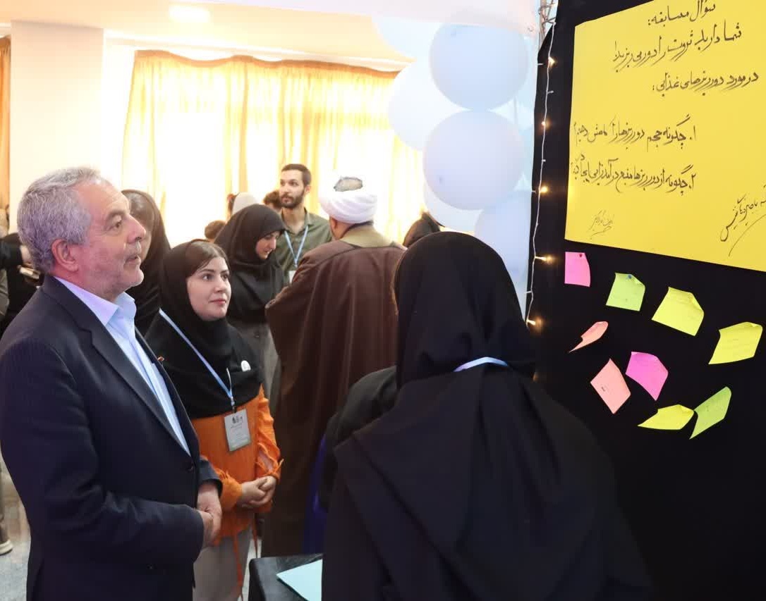 افتتاحیۀ هفتمین جشنوارۀ درون‌دانشگاهی رویش دانشگاه ارومیه با حضور پرشور دانشجویان برگزار شد