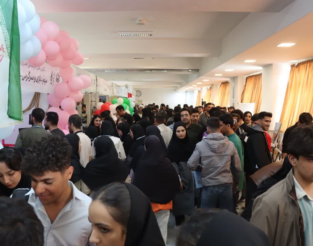 افتتاحیۀ هفتمین جشنوارۀ درون‌دانشگاهی رویش دانشگاه ارومیه با حضور پرشور دانشجویان برگزار شد