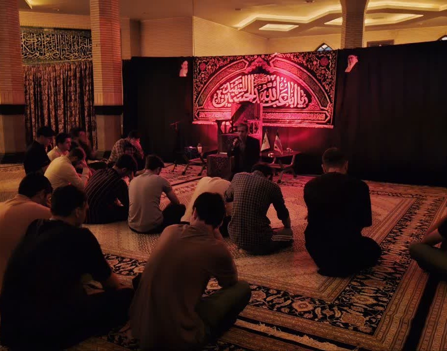برگزاری هیئت هفتگی اباعبدالله الحسین (ع) 
